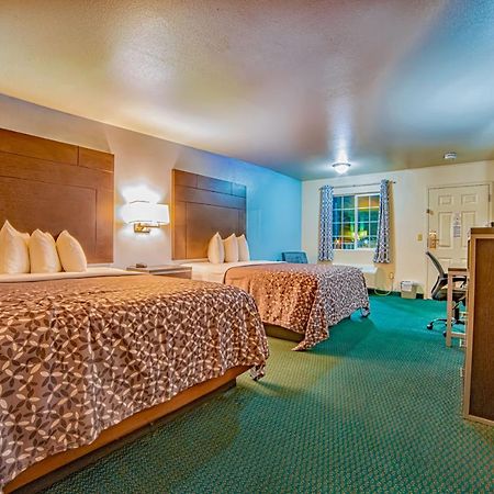 Turlock Inn Buitenkant foto