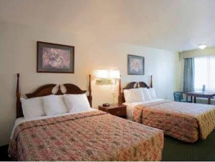 Turlock Inn Buitenkant foto